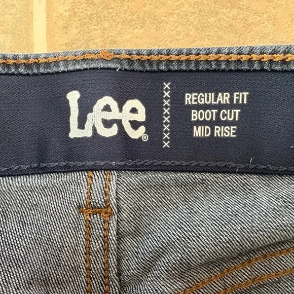 Lee Dark Blue Regular Fit Boot Cut Mid Rise Jeans size 8M - Picture 6 of 12
